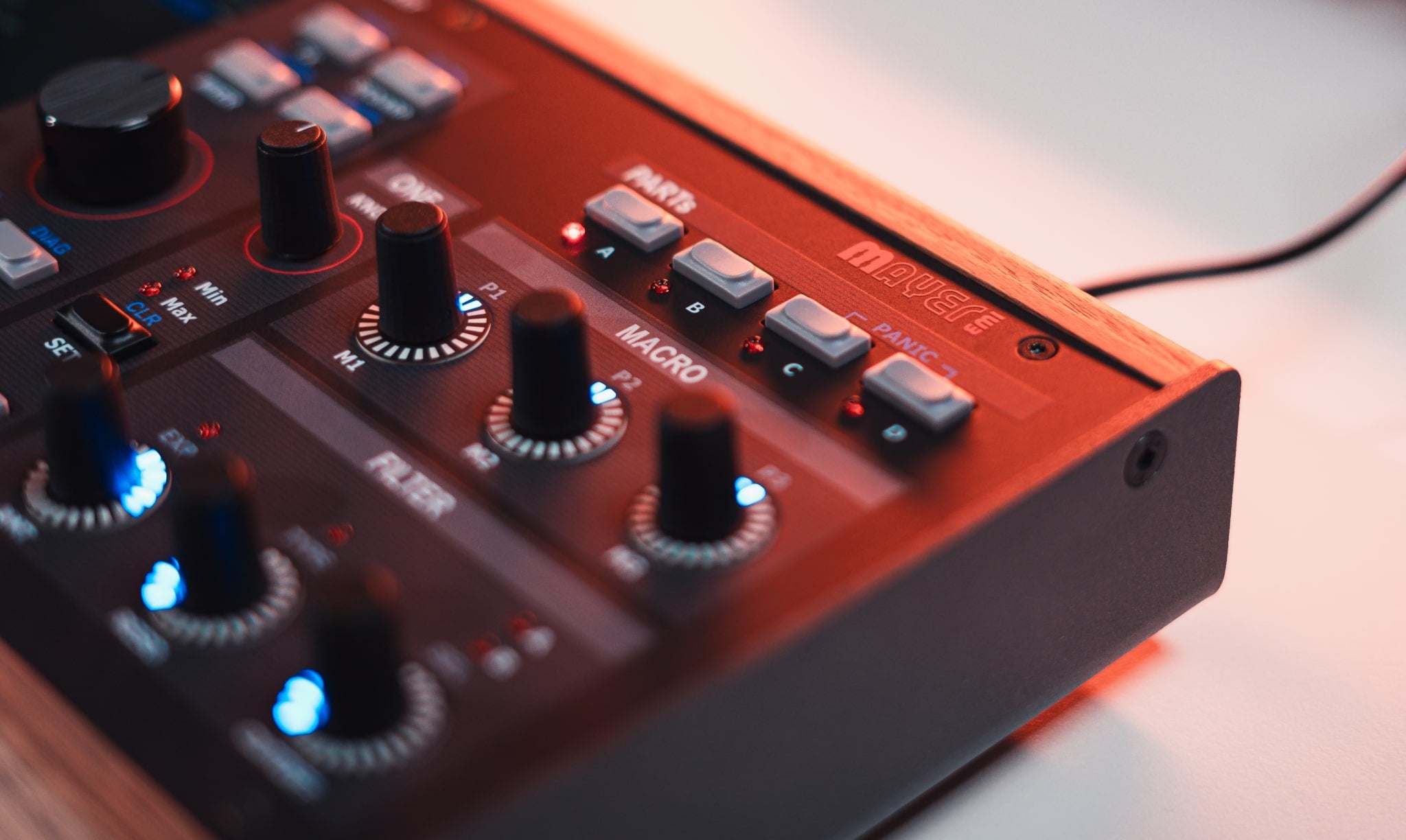 Close-up hero image of the Mayer EMI M850 Vibes module